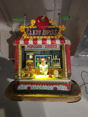 Lemax Carole Towne Candy Apple Stand Village Collection Lighted Table Accent.